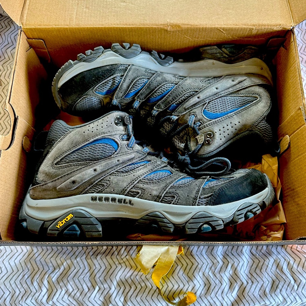 NWT Merrill MOAB 3 MID .  Vibram sole .size 12.5 EUR 47